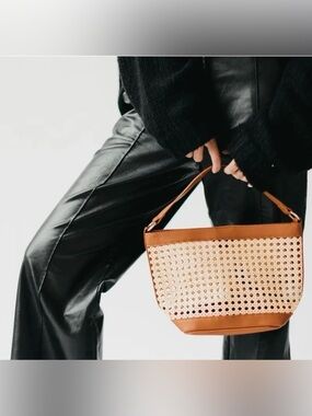 Pretty Simple Women's Bryce Brown Woven Bucket Bag